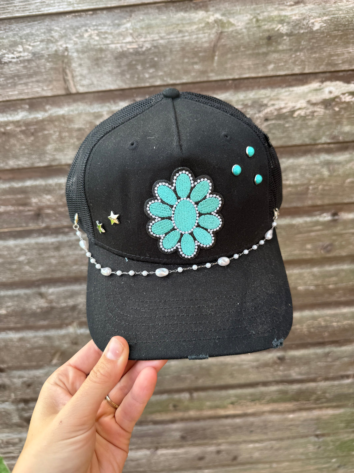 Turquoise Daisy Cap