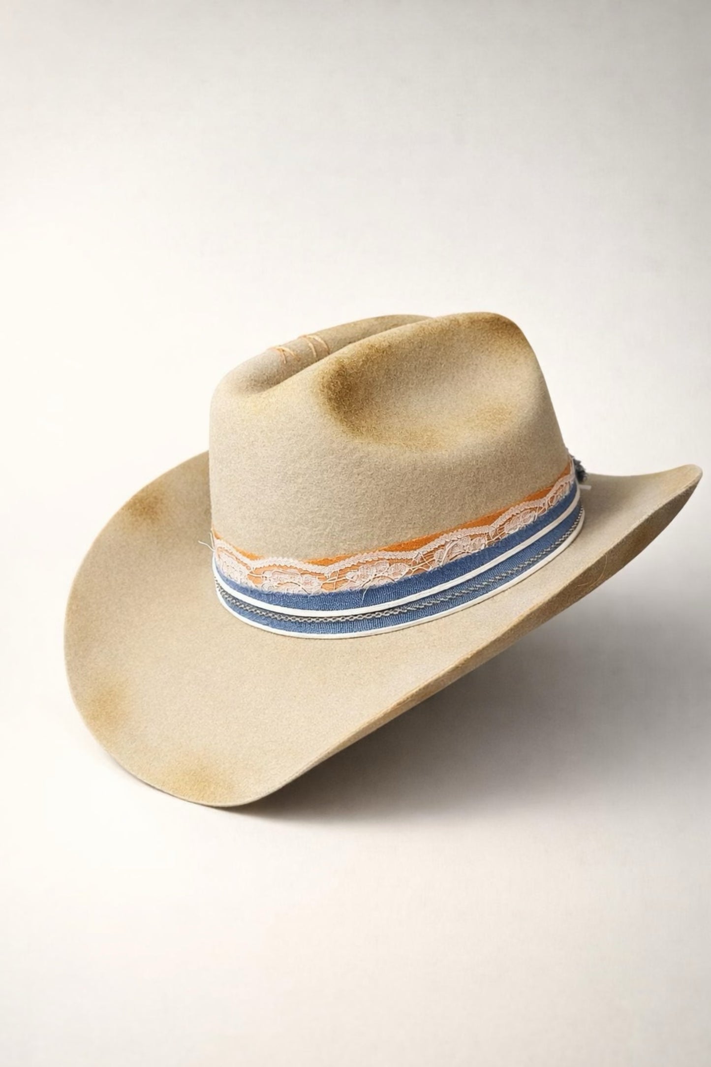 sand cattleman hat UK distressed western cowboy hat
	•	custom cowboy hat UK burnt effect orange stitching