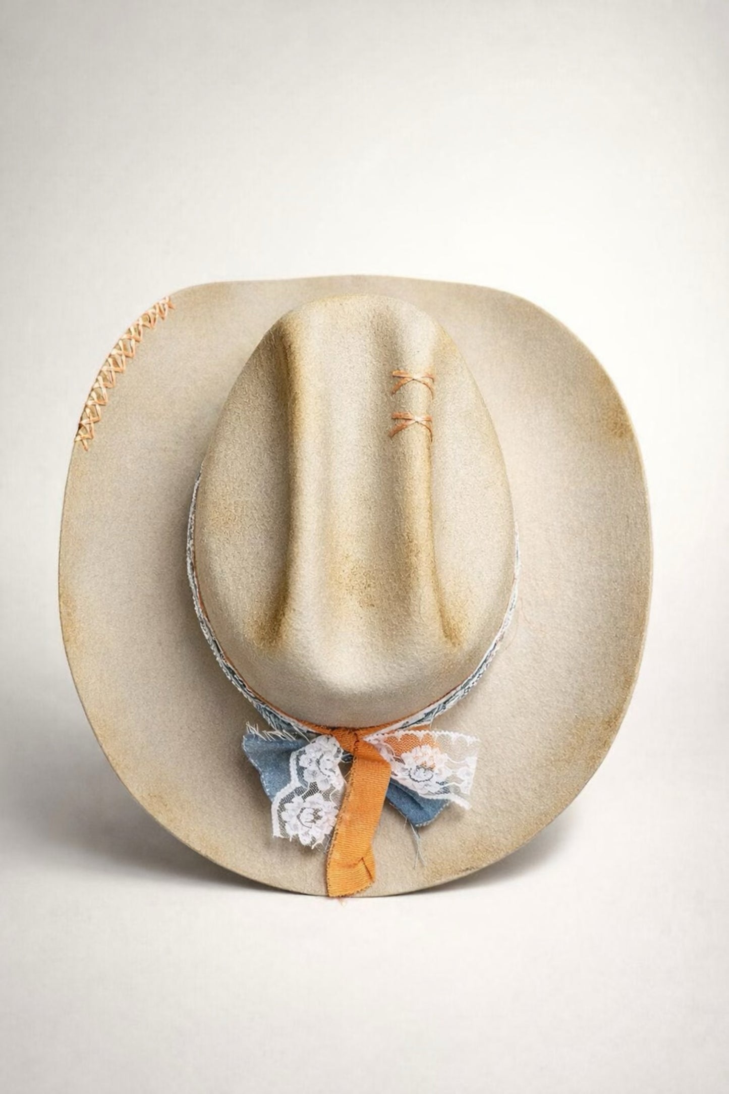 Sand Cattleman Hat with Distressed Detail – Custom Cowboy Hat UK